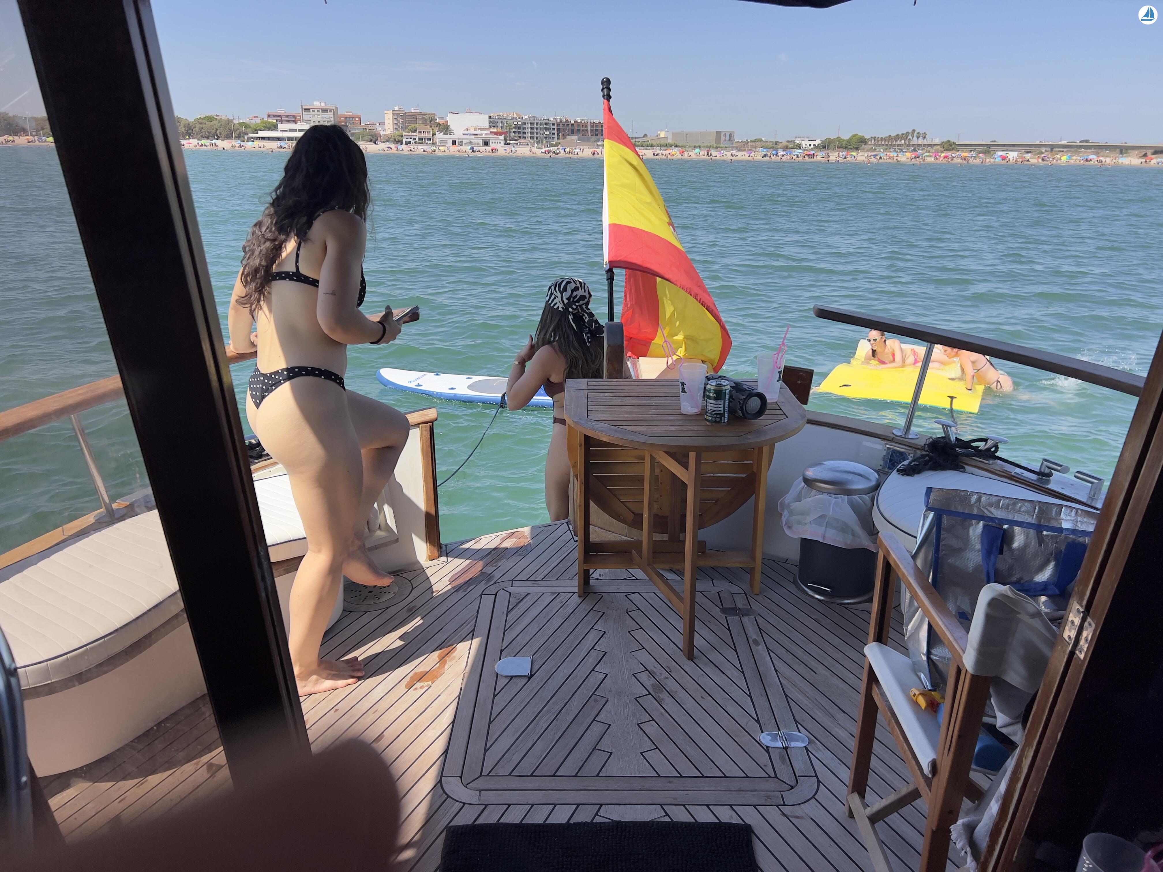 foto Patron Profesional de embarcaron de recreo 8