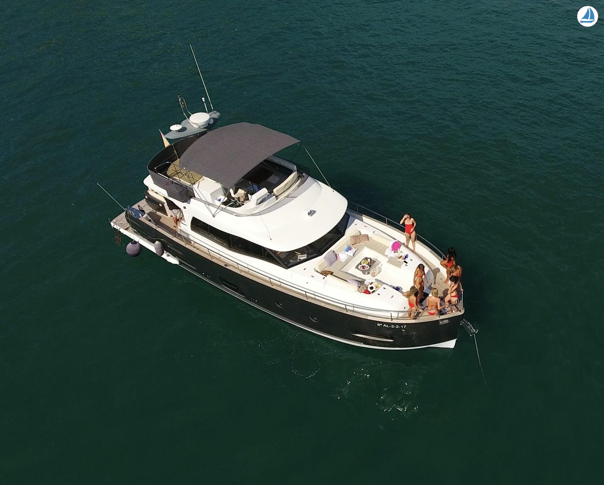 foto Azimut Magellano 53 6