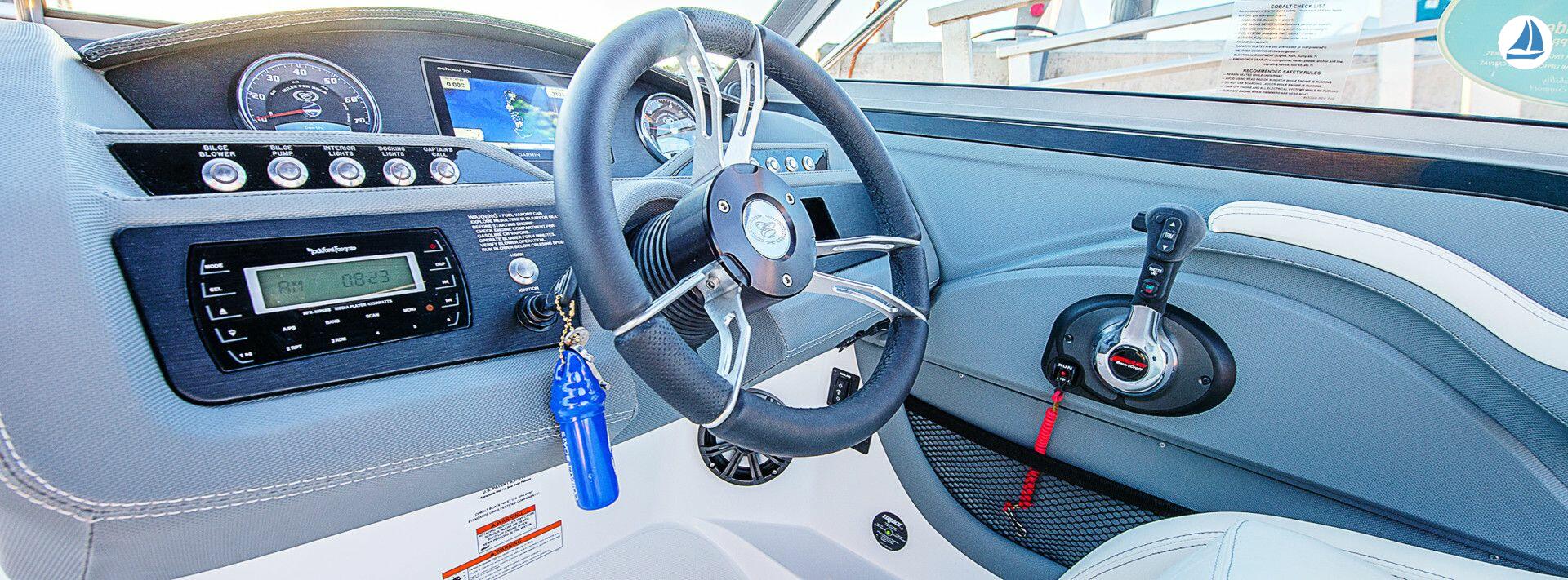 foto Cobalt R5 BOWRIDER 3