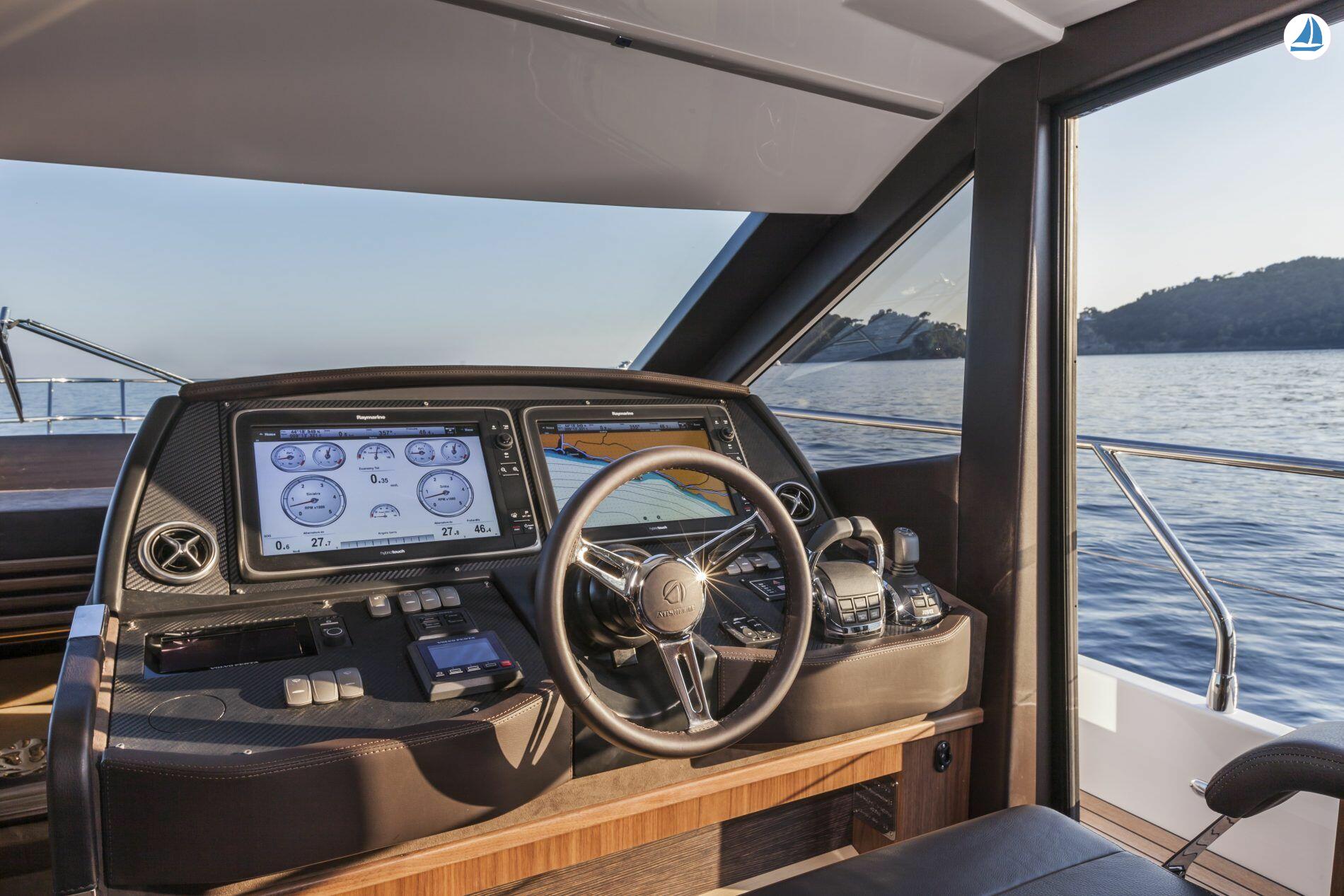 foto Absolute 52fly 8