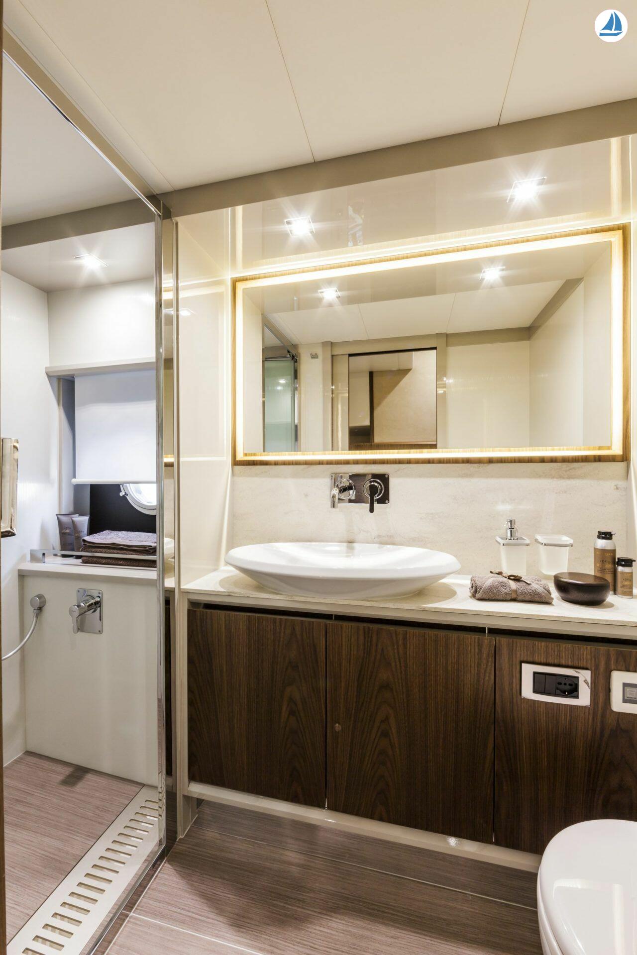 foto Absolute 52fly 11