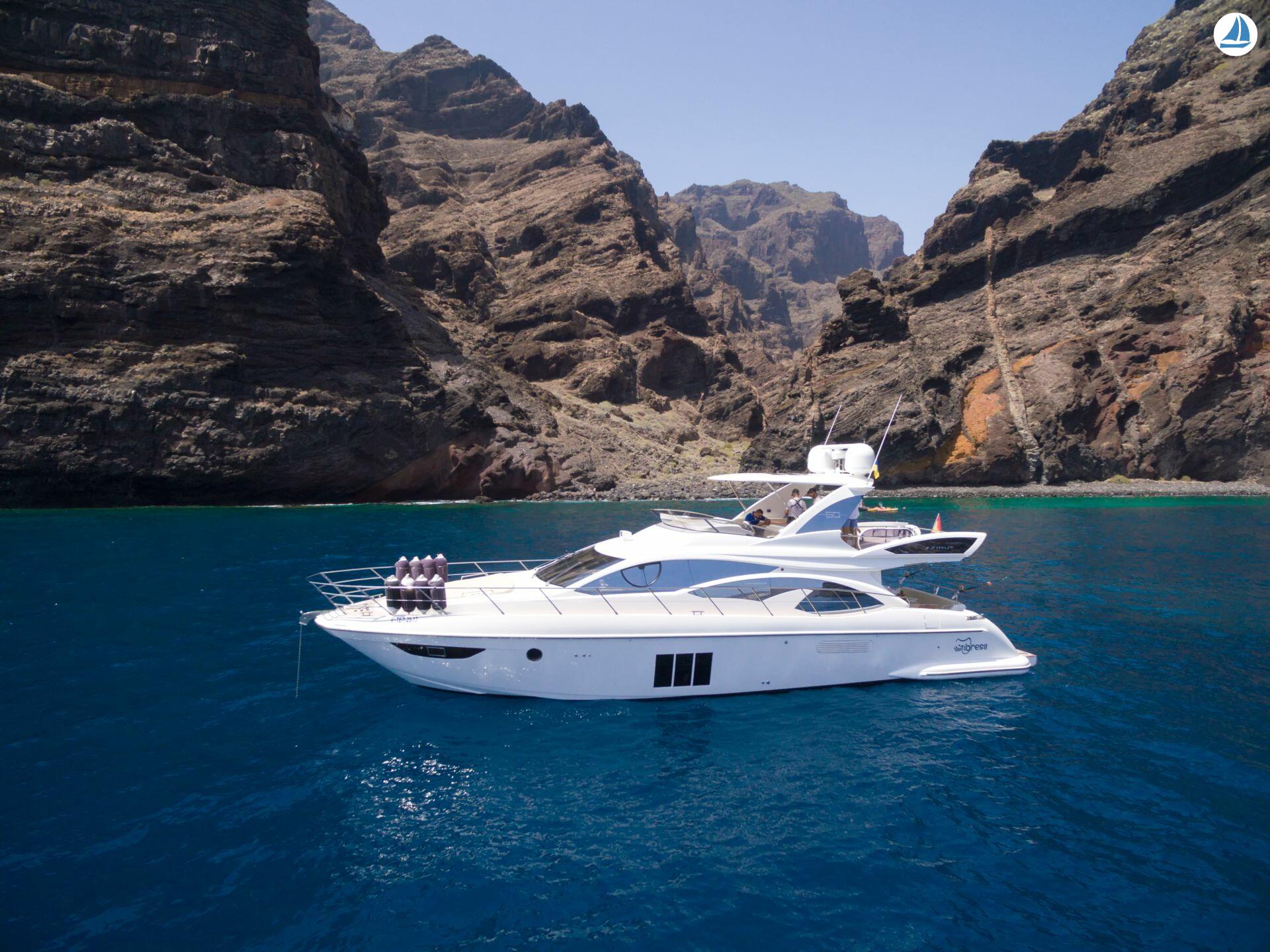 foto Azimut 60 3