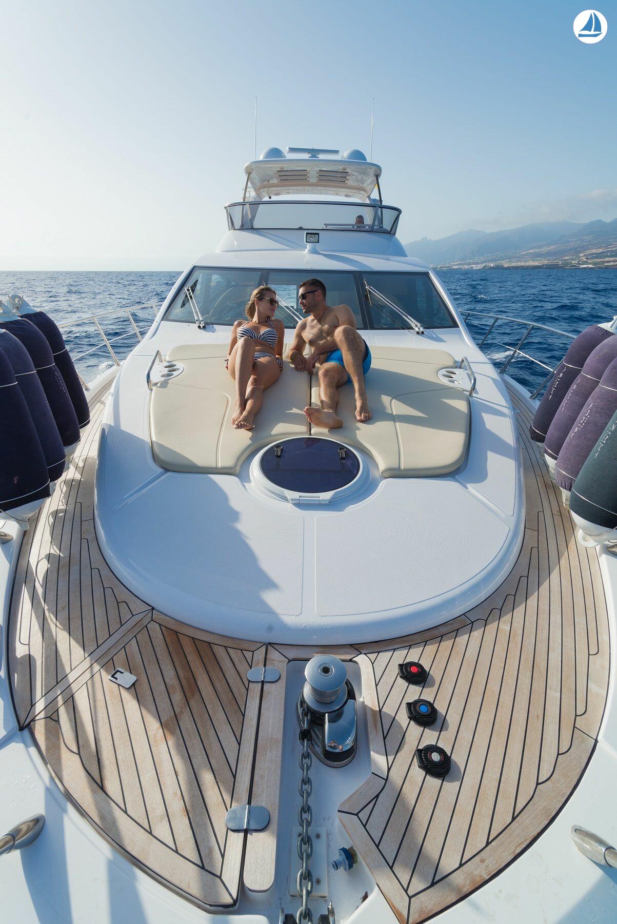 foto Azimut 60 10