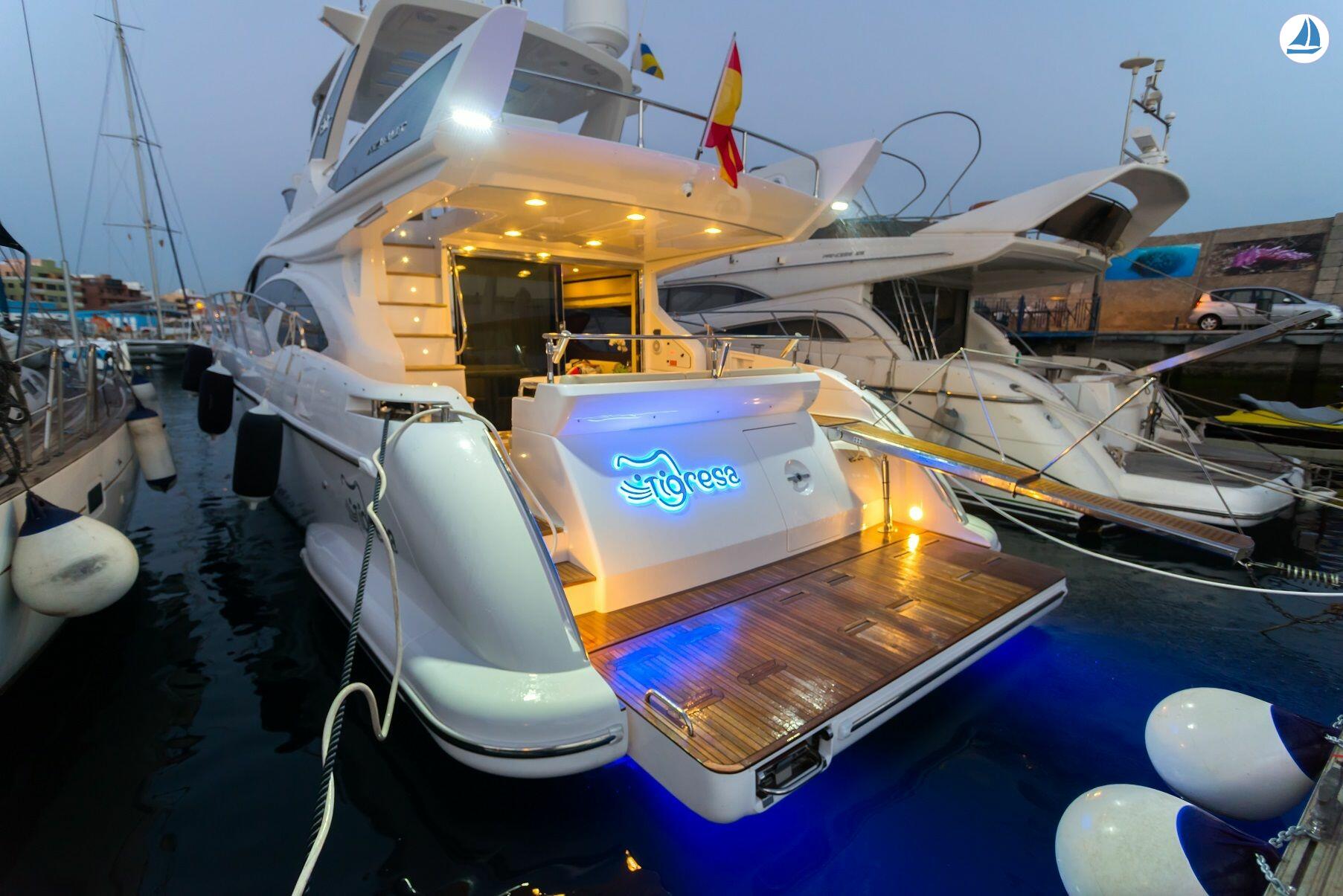 foto Azimut 60 15