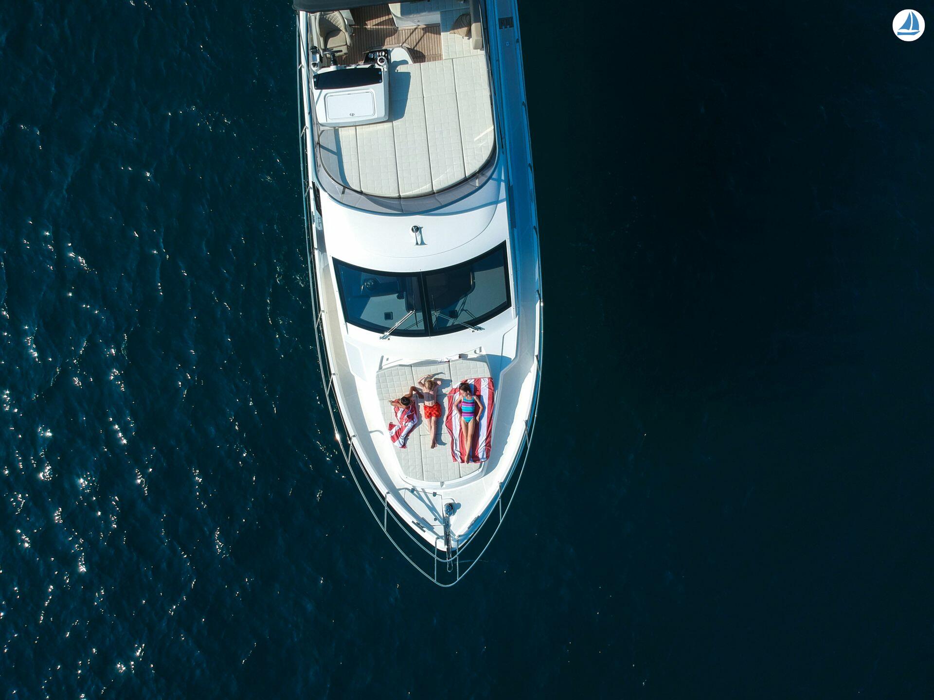 foto Absolute 52fly 6