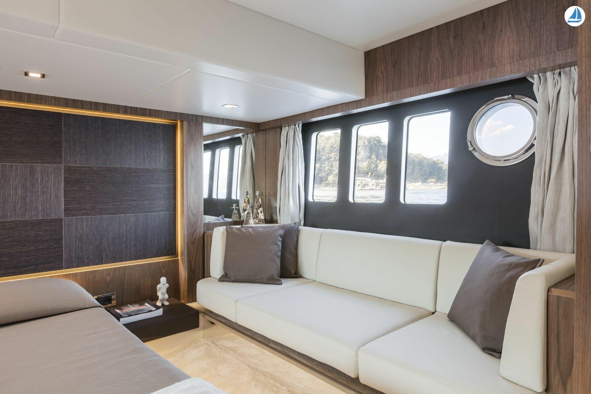 foto Absolute 52fly 13